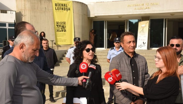 KTÖS ve KTOEÖS’den Öğretmenler Günü nedeniyle tören yapılan AKM önünde eylem