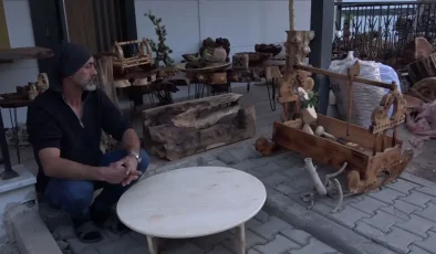 Hepsini ormandan topluyor: 25 yıldır dönüştürüp hediye ediyor