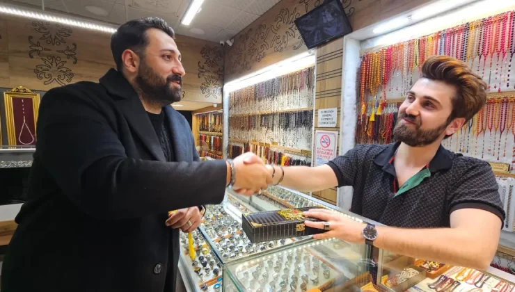 10 adet tespihe 1 milyon 600 bin lira ödedi: ”Çocuklarıma hatıra bırakacağım”