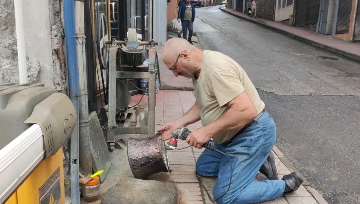 Kaybolmaya yüz tutmuş mesleğini 30 yıldır sürdürüyor: ”Gençler bu işi yapmaz”