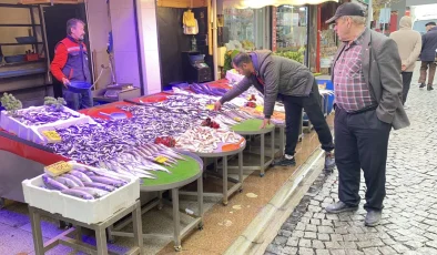 Denizlerde bollaşınca kilosu 100 TL’ye düştü, tezgahın yıldızı oldu