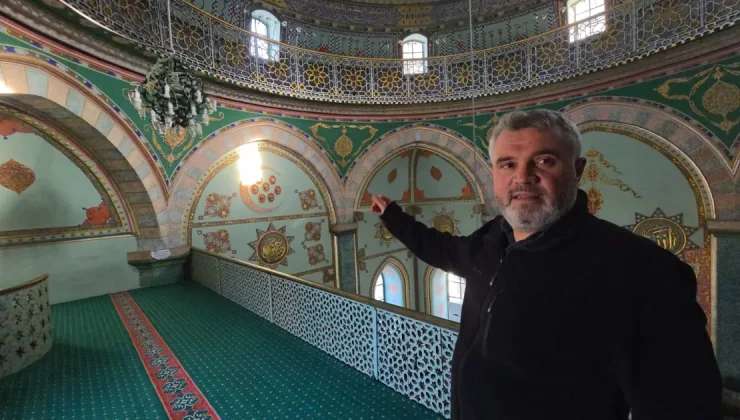 Tarihe tanıklık eden cami 120 yıldır ayakta: Dışarıdan küçük görünüyor ama içi eşsiz örneklerle dolu