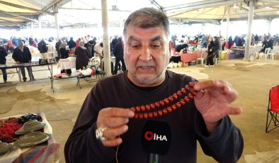 30 yıldır şehir şehir dolaşarak tespih satıyor