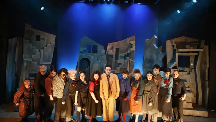 "Gergedanlar" oyununa geri sayım: AKM’de sanatseverlerle buluşacak