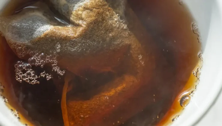 Havalar soğuyunca talep arttı: Herkes faydalı diye içiyor ama sağlığa birçok zararı var