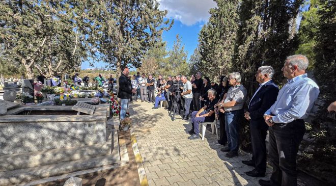 Tahsin Mertekçi mezarı başında anıldı