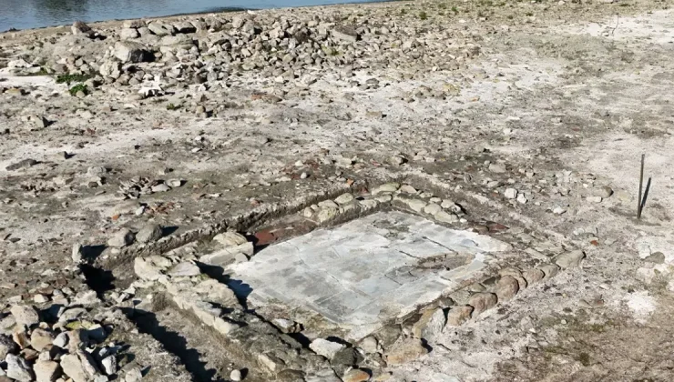 Sapanca Gölü’nde su seviyesi düşünce ortaya çıktı