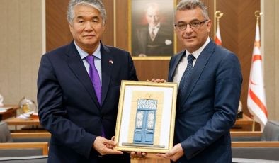 Erhürman TÜRKSOY Genel Sekreteri Raev’i kabul etti