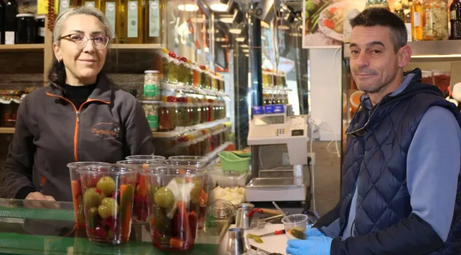 Turşu limonla mı sirkeyle mi yapılır? “Neşeli Günler” filmindeki turşucu gerçek oldu