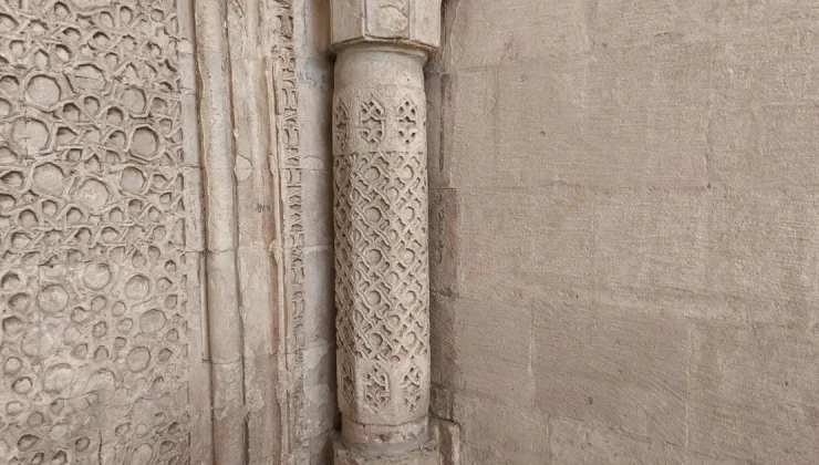 Türkiye’de örnekleri nadir bulunuyor. 621 yıldır ayakta