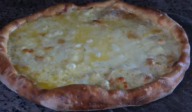 Kaçkar Dağları’nda beslenen hayvanların sütünden yapılan pide müşteriye özel yapılıyor