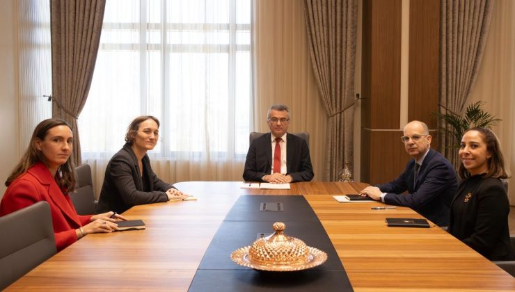Erhürman, Fransa’nın Lefkoşa Büyükelçisi Kolacko ile görüştü