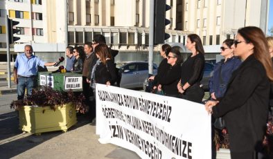 KTOEÖS, Başbakanlık ışıklarında eylem yaptı