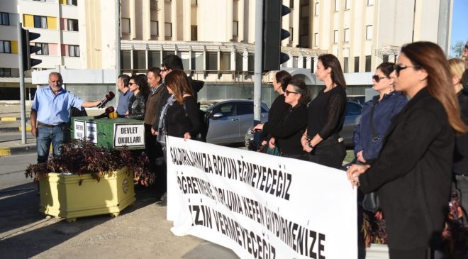 KTOEÖS, Başbakanlık ışıklarında eylem yaptı