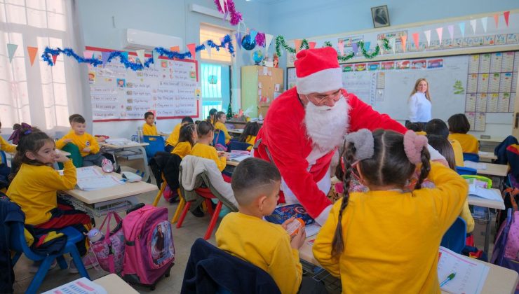 Gazimağusa Belediyesi 3 bin 855 çocuğa yeni yıl hediyesi verdi