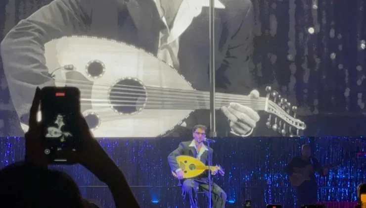 İstanbul’a geldi. Şarkıcı Saint Levant’tan “Özgür Filistin” çağrısı