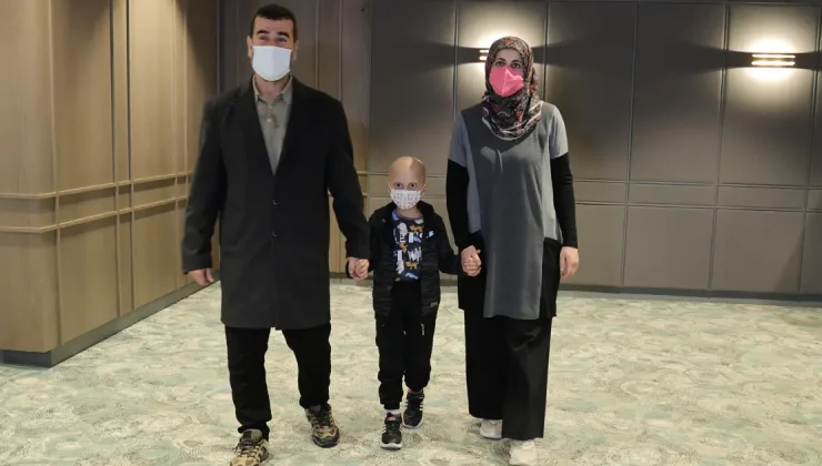 Depremzede Taha bu sefer babasının verdiği ilikle hayata tutundu
