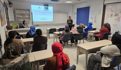 Uzmanlar çocukların ve ergenlerin beslenmesiyle ilgili eğitim verdi