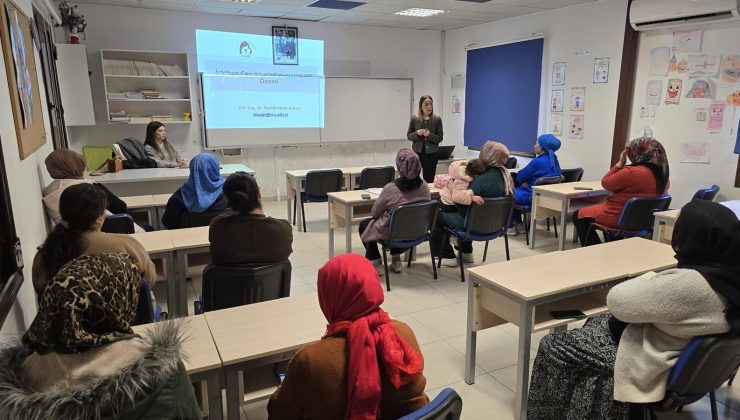 Uzmanlar çocukların ve ergenlerin beslenmesiyle ilgili eğitim verdi