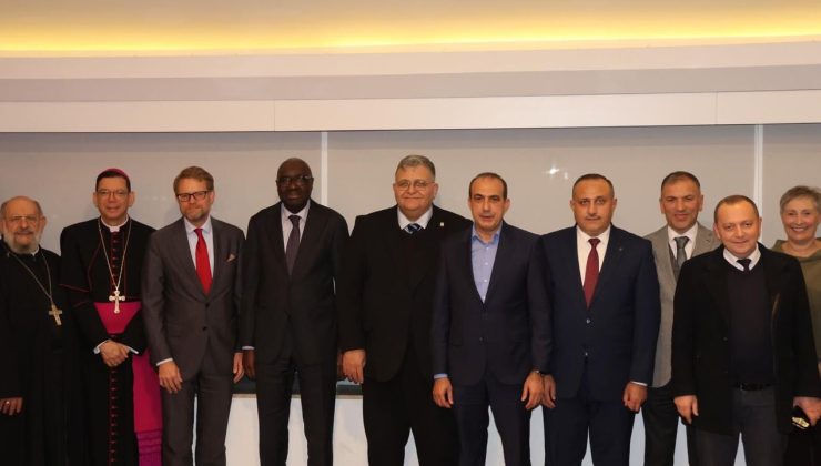 Vakıflar’dan diplomatik temsilcilere iftar yemeği