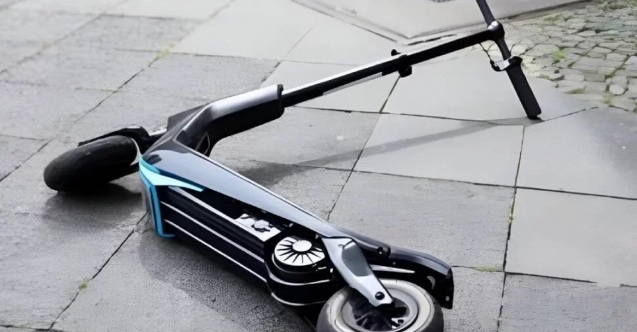 86 yaşındaki elektrikli scooter sürücüsü yaralandı