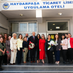 GAÜ İletişim Fakültesi YYK ile Haydarpaşa Ticaret Lisesi'ni ziyaret etti