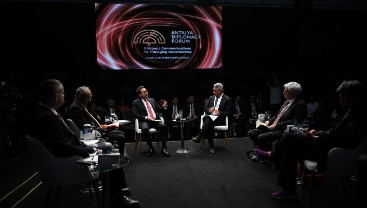 Antalya Diplomasi Forumu kapsamında “Belirsizliklerin Yönetilmesinde Stratejik İletişim” paneli düzenlendi
