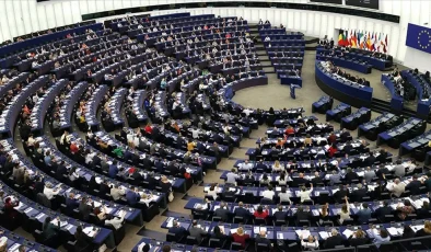 Avrupa Parlamentosu Polonyalı 4 milletvekilinin dokunulmazlığını kaldırdı