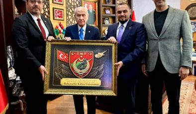 Bahçeşehir Kıbrıs Üniversitesi heyeti, Bahçeli’yi ziyaret etti