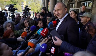 Bulgaristan’da eski Cumhurbaşkanı Radev, genel seçimi büyük farkla birinci tamamladı