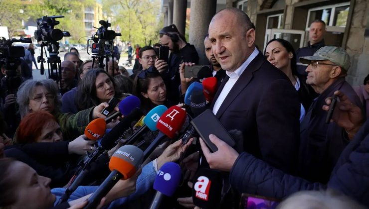 Bulgaristan’da eski Cumhurbaşkanı Radev, genel seçimi büyük farkla birinci tamamladı