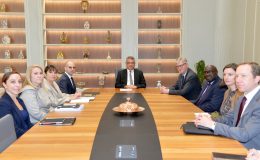 Cumhurbaşkanı Erhürman Lacroix’i kabul etti