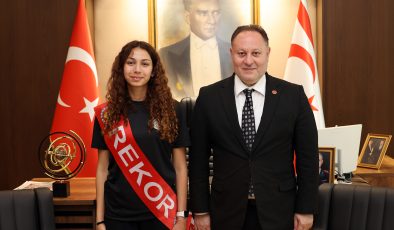 Cumhuriyet Meclisi Başkanı Öztürkler, atlet Ada Kafa’yı kabul etti