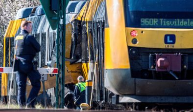 Danimarka’da iki trenin çarpıştığı kazada 17 kişi yaralandı