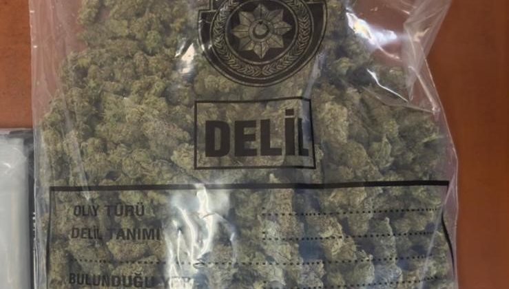 Güney Kıbrıs’tan gelen turistin aracında bir kilogram uyuşturucu bulundu