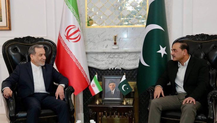 İran Dışişleri Bakanı Erakçi, Pakistan Genelkurmay Başkanı Munir ile İslamabad’da görüştü