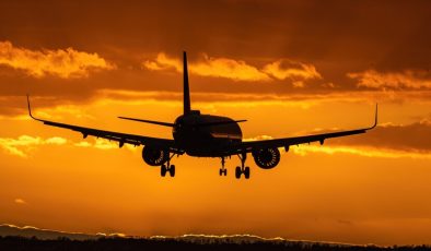 İran’dan bazı ülkelere uçak seferleri yeniden başladı