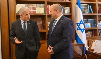 İsrail’de Bennett ve Lapid’in yeni kurduğu partinin Netanyahu’suz hükümet kurabileceği belirtiliyor