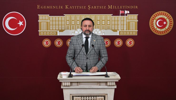 Karayel, GKRY’deki bayrak yakma eylemine tepki gösterdi: “Düşmanca bir zihniyetin dışa vurumu”