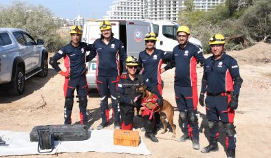 KARK’ın arama kurtarma köpeği Sebil, Tekirdağ’da bir enkaz çalışmasına katıldı