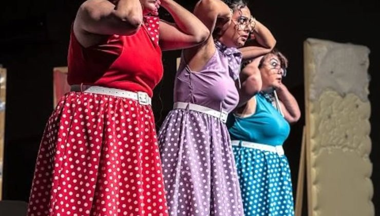 “Kozalar” oyunu Beşparmaklar Tiyatro Festivali’nde prömiyer yaptı
