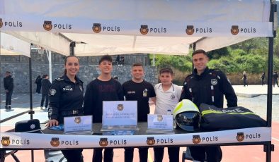 Lapta’daki kariyer gününde polis ve itfaiye meslekleri tanıtıldı