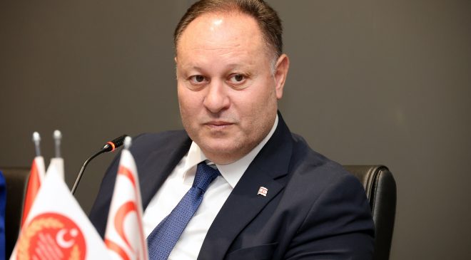 Öztürkler: “Fransa sömürgeci geçmişiyle Kıbrıs Türk halkını yok sayamaz”