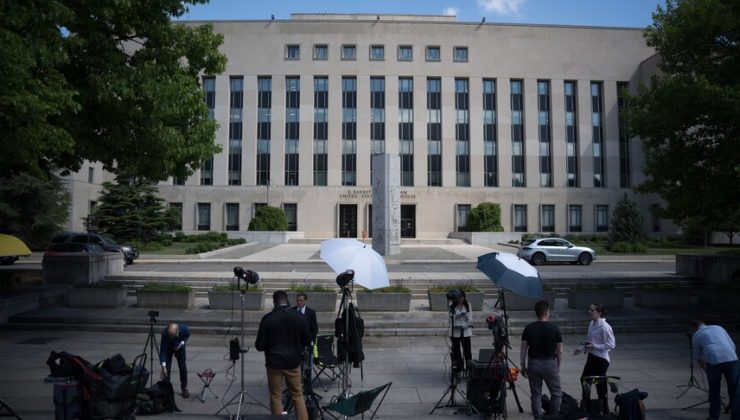 Trump’ın katıldığı yemekteki silahlı saldırının şüphelisi, “ABD Başkanı’na suikast girişimi” suçlamasıyla yargılanacak