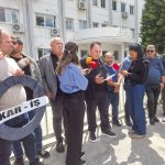 Kar-İş’ten Maliye Bakanlığı önünde eylem… Berova’nın daveti üzerine toplantı yapıldı, uzlaşıya varıldı
