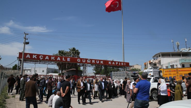Akçakale sınır kapısı 12 yıl sonra pasaport ile geçişlere açıldı