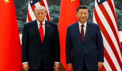 Trump, Çin ziyaretinin son gününde Şi ile çay davetinde bir araya geldi