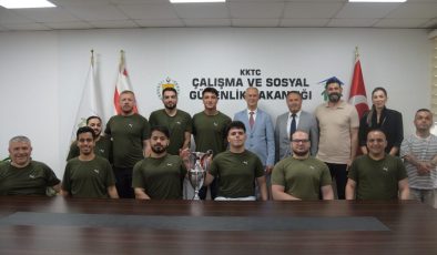 Hasipoğlu, Vakıflar Tekerlekli Sandalye Basketbol Takımı’nı kabul etti