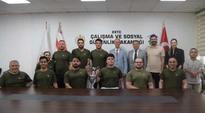 Hasipoğlu, Vakıflar Tekerlekli Sandalye Basketbol Takımı’nı kabul etti