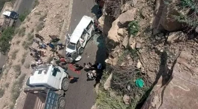 Yemen’de yolcu otobüsü ile kamyonun çarpışması sonucu 6 kişi öldü, 19 kişi yaralandı